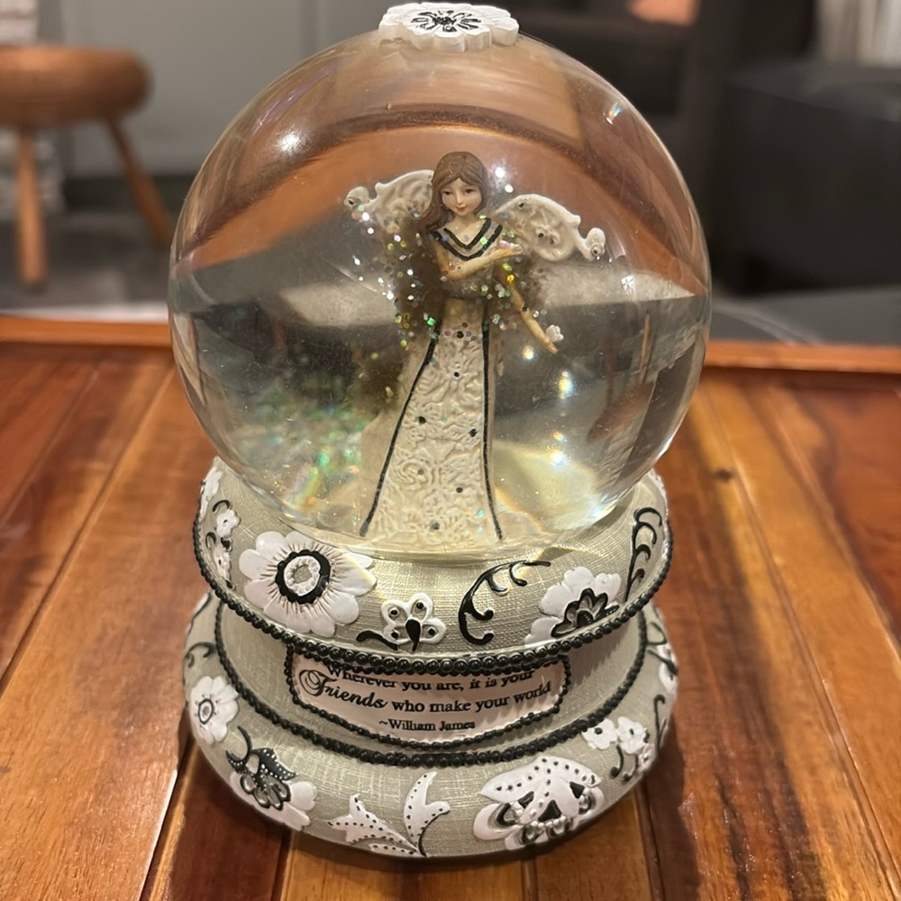 Sankyo Musical Friends Snow Globe​